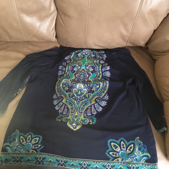 International Concepts Beautiful Cold shoulder top - Picture 4 of 4